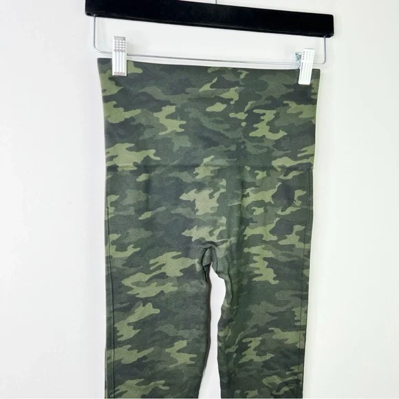 Spanx Revolve Look at Me Now Seamless Leggings Shaping Tights Green Camo Size S - Picture 7 of 9